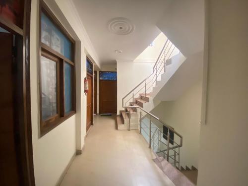 Paras Hotel photo 4