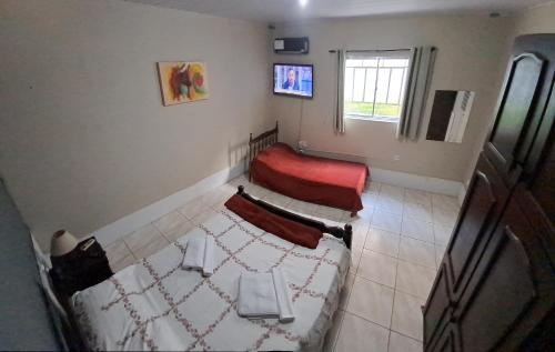 Básico e funcional, com 2 ambientes, sem fogão, com garagem, zona nobre, Pelotas