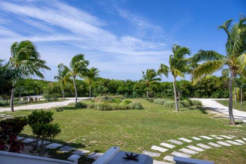 Lux Condo w/Views, Htd Pool, Priv. Beach, Golf Cart, Kayaks, AS SEEN ON HGTV in James Pt