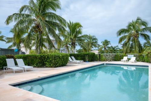 Condo w/Views, Beach, Htd Pool, Golf Cart, Kayaks, Gym, Pickleball Court! in James Pt