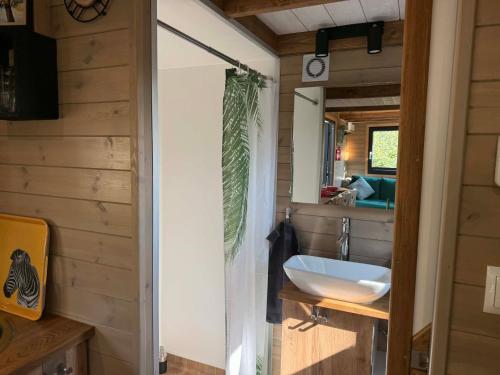 淋浴間, La Tiny House de Nanou in 歐費