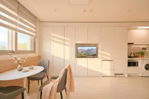 World Sky Residence Hotel in Sokcho-hang