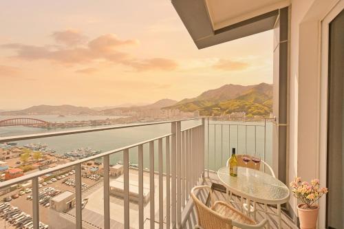World Sky Residence Hotel in Sokcho-hang