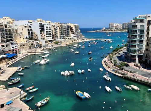 Panoramic Seafront Apartments - Location saisonnière - San Ġiljan