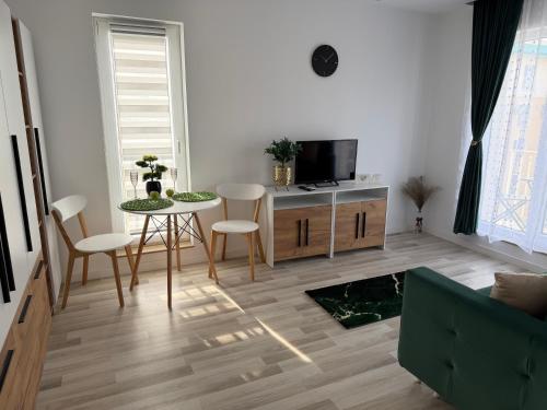 SunSet Studio by Cosmopolis in Stefanestii De Jos
