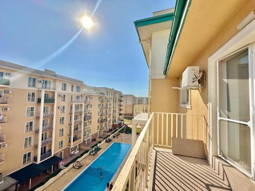 SunSet Studio by Cosmopolis in Stefanestii De Jos