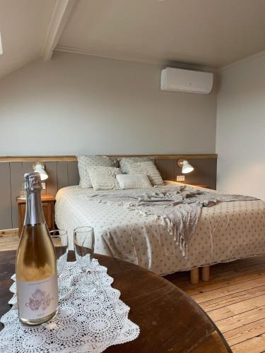 Facilities, A la terre ferme in Le Couret-Fariaux