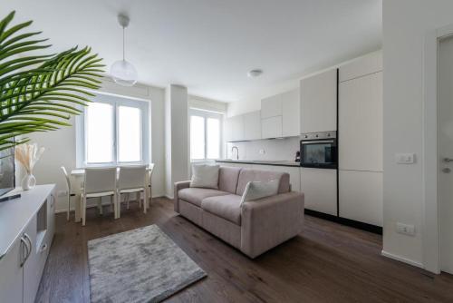 StayEasy Santa Sofia 8-C - Duomo 2BR Design Flat