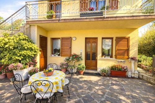 Casa Rosalia cozy holiday apartment by Gardadomsumea - Pregasio
