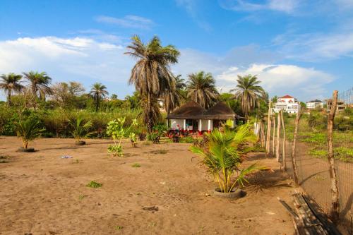 Demba Dou Suites Gardens in Tanji