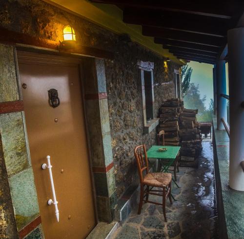 Viesnīcas āriene, Litheon House in Synikia Mesi Trikalon