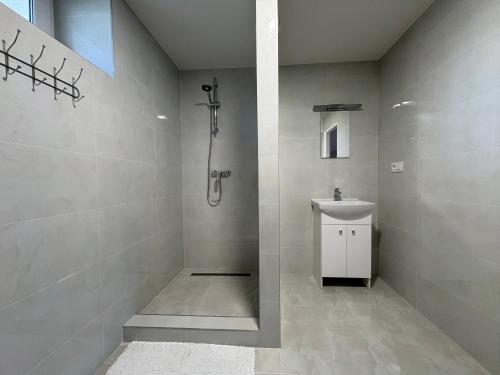 Zuhanyzó, Apartmány Veselka (Apartmany Veselka) in Bitov