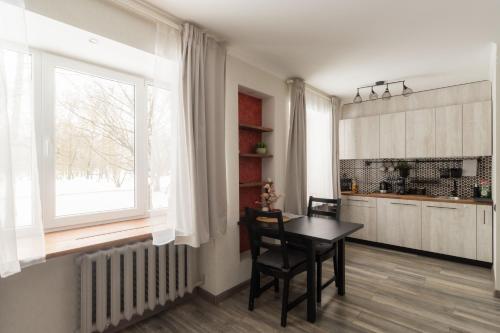 Park-View Studio Apartment with Free Parking - 10 min to Old Town, Riga (photo 6)