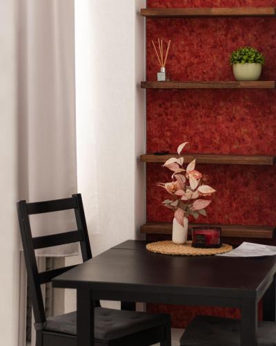 Park-View Studio Apartment with Free Parking - 10 min to Old Town, Riga (photo 11)