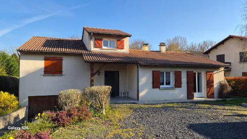 maison avec jardin 2000 m2 gîte à louer Orcet