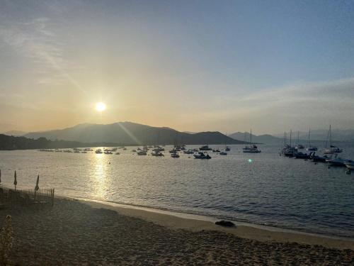 Maison plain pied 80m plage Porto Pollo gîte à louer Porto Pollo