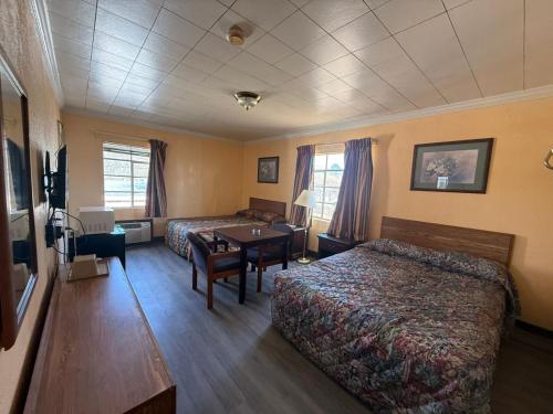 Railroad Inn Amory Near Tupelo MS - image 6