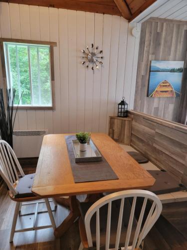 設施, Alison A Romantic Getaway With Private Hot Tub in 拉克薩圭 (QC)