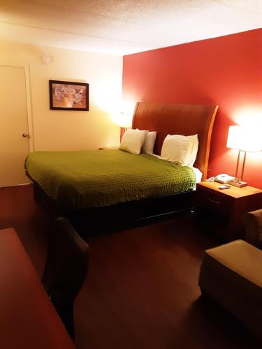 Econo Lodge Inn & Suites in Griffin, USA