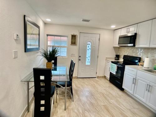 Loving Apartment, 5 minutes from Clearwater Beach in Car