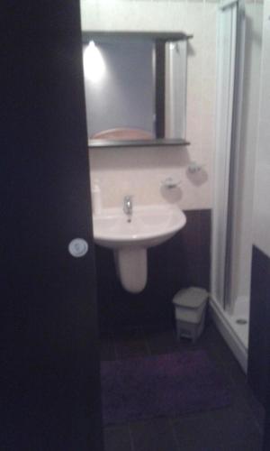 2 twin beds