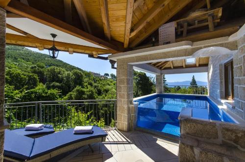 Skats, Villa Strnj in Zivogosce