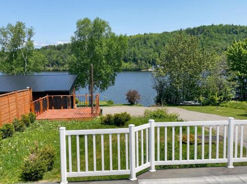 Nature Pool Table & Water Access - Le Highland in Lac-Goth (QC)