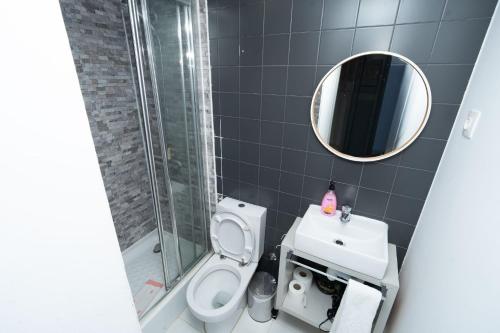 Studio apartment located central Lisbon - image 14