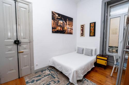Studio apartment located central Lisbon - image 12