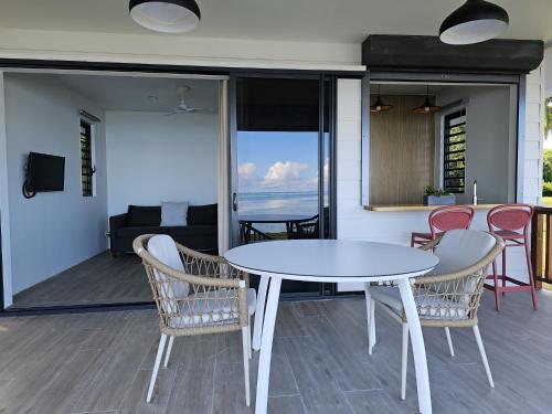 Erkély/terasz, Raina Lodge Moorea Haapiti - Fare Keali'i - Piscine privée - Vue plage et Lagon (Raina Lodge Moorea Haapiti - Fare Keali'i - Piscine privee - Vue plage et Lagon) in Hauru