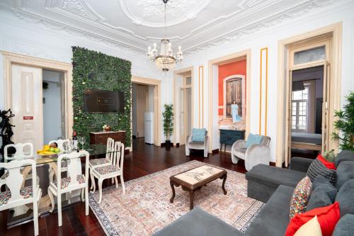 Bright and Spacious 3 Bedroom Apartment with High Ceilings Central Location Lisbon, Lissabon