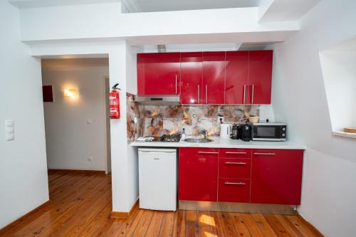 3 BEDROOM APARTMENT WITH TRRACE CENTRAL LISBON - image 6