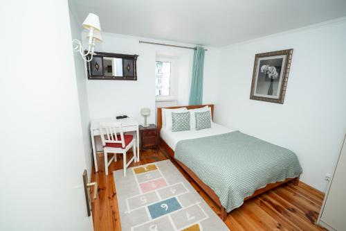 3 BEDROOM APARTMENT WITH TRRACE CENTRAL LISBON - image 10