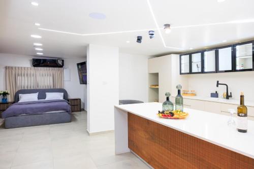 Beeri BaKfar - Private Pool Suite in 키리아트 가트