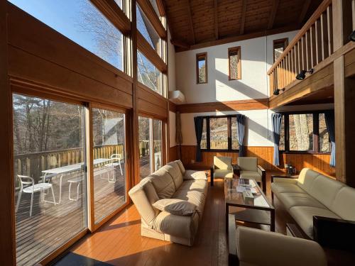 Cabin B vacation house rental Mt Fuji View 3 min lake Saiko 5min drive Lake Kawaguchi in Saiko Lake