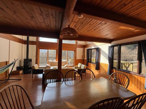 Cabin B vacation house rental Mt Fuji View 3 min lake Saiko 5min drive Lake Kawaguchi in Saiko Lake