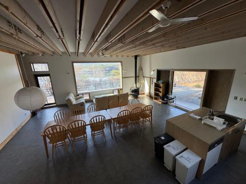 Cabin F Lake Saiko 1 min Mt Fuji Lakeview Villa Sleeps 10 BBQ Jacuzzi in Saiko Lake