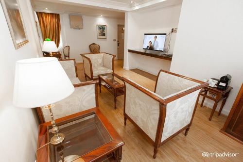 Mitre aparte suites