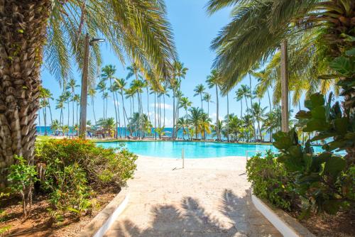 JuanDolio Beachfront Condo - King Bed, Pool, Balcony – khách sạn tại Villas Del Mar