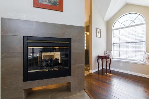 A beautiful & quite home right off I-35 high way in 劉易斯維爾