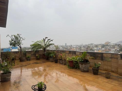 Panoramic Fortview Penthouse Near Station AC - image 3