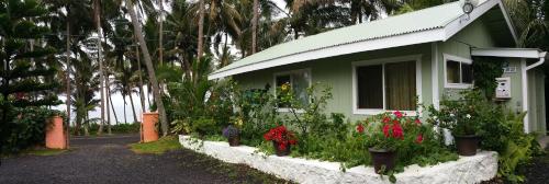 Whale House at Kehena Beach