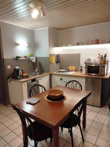 Maison village appartement RDC avec terrasse in Gy