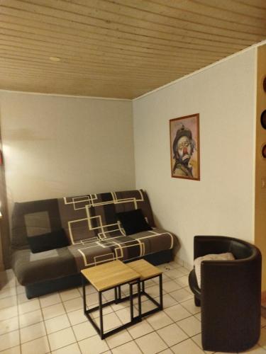 Maison village appartement RDC avec terrasse in Gy