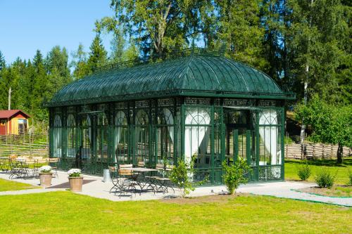 Facilities, Vaihmalan Hovi in Lempaala