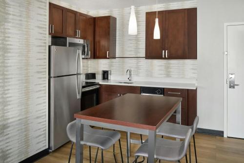 Residence Inn by Marriott Charlotte Airport - image 28