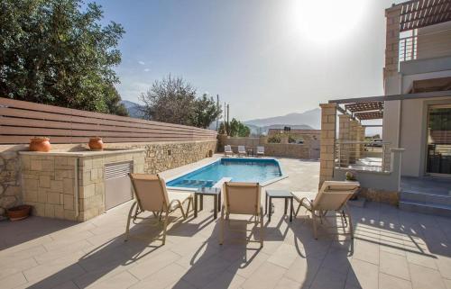  Holiday Villa Stone & Green, 2 km From Beach with BBQ & Childrens Area! in Exópolis