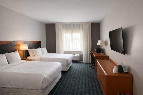 Comfort Inn & Suites Texas City I-45 - image 4