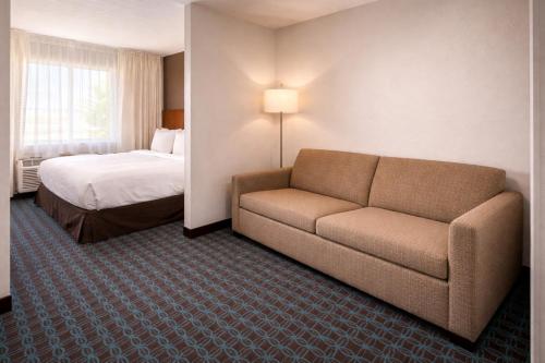 Comfort Inn & Suites Texas City I-45 - image 2