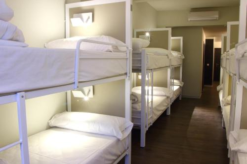Poshtel Bilbao - Premium Hostel - image 13